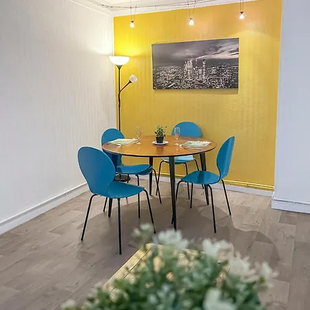 Moderne Et Cosy Au Coeur De アパート